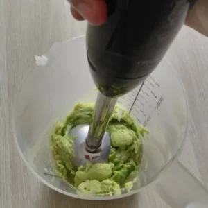 mayonesa-de-palta-con-huevo-duro