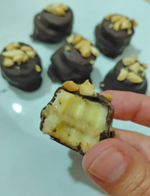 bombones-de-mantequilla-de-mani-con-banana